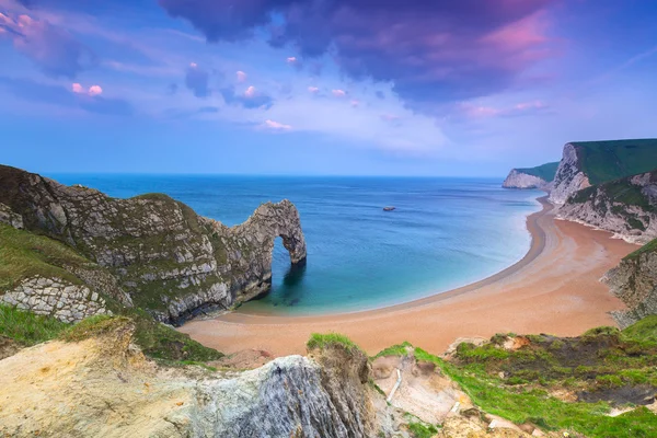 Durdle Door at the beach on the Jurassic Coast — 图库照片