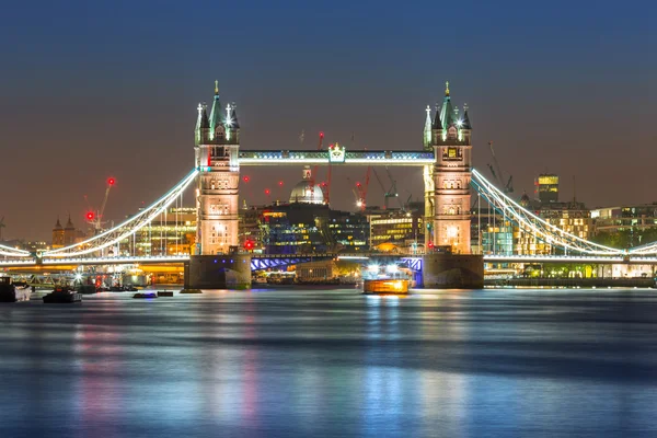 Ponte da torre em Londres — Fotografia de Stock