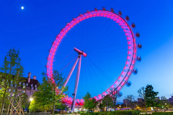 Night scenery of London Eye at the Thames river in London — Stock Photo, Image