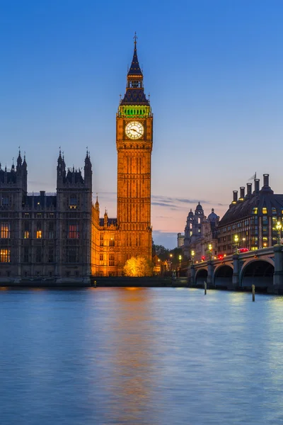 伦敦的大本钟和威斯敏斯特桥 — 图库照片
