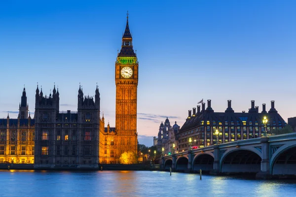 伦敦的大本钟和威斯敏斯特桥 — 图库照片
