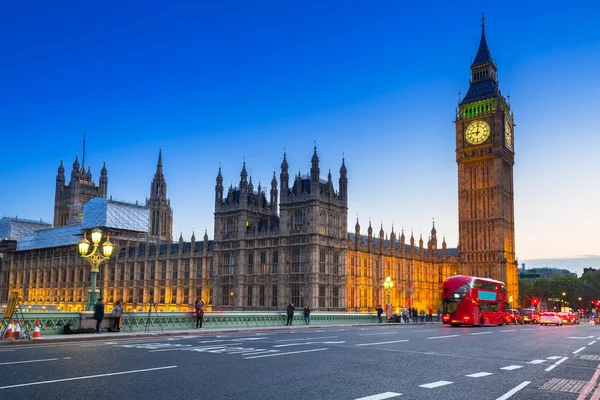 Big Ben a palác v Londýně v noci — Stock fotografie