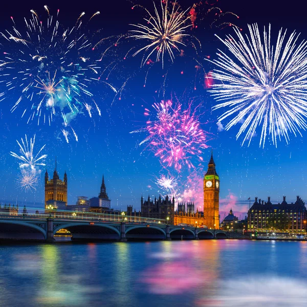 Big Ben and Westminster Bridge in London at night, UK — Stock Photo, Image