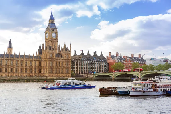 大笨钟和英国伦敦威斯敏斯特宫的 — 图库照片