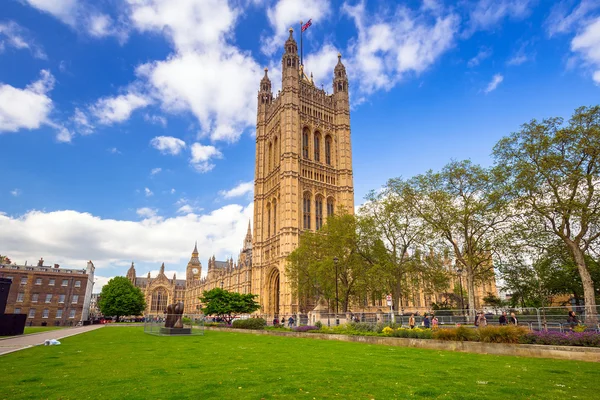 Arquitetura do Palácio Westminster em Londres, Reino Unido — Fotografia de Stock
