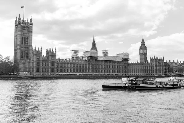 Big Ben and the Palace of Westminster in London — Stock Photo, Image