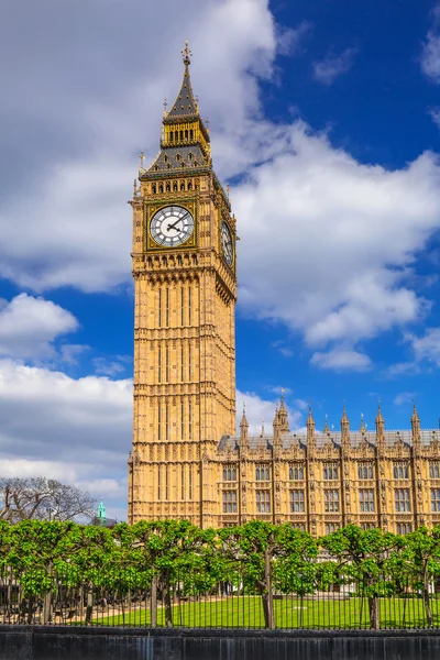 Big Ben e o Palácio de Westminster em Londres — Fotografia de Stock