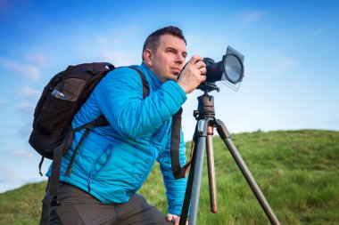 Manzara fotoğrafçı ile tripod