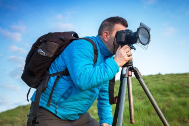 Manzara fotoğrafçı ile tripod