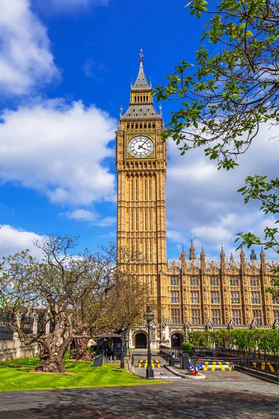 Big Ben e o Palácio de Westminster em Londres — Fotografia de Stock