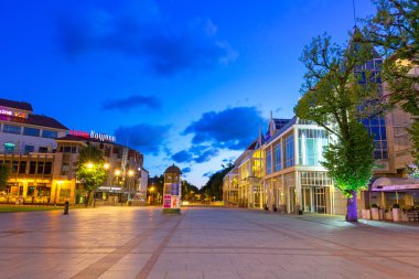  Gece Sopot şehrinde iskeleye (Molo) gezinti, Polonya