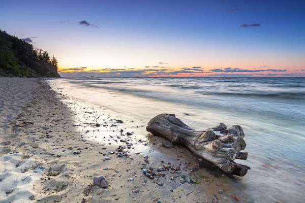 Ostsee und Klippe von Orlowo bei Sonnenaufgang — Stockfoto