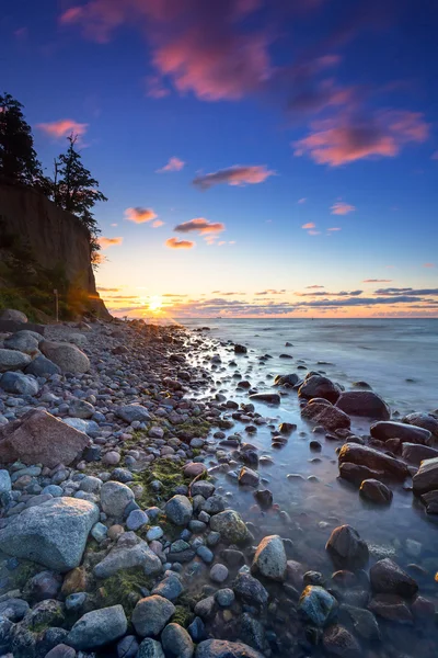 Ostsee und Klippe von Orlowo bei Sonnenaufgang — Stockfoto