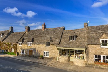 Corfe Castle village ilçe Dorset'deki / daki mimarisi