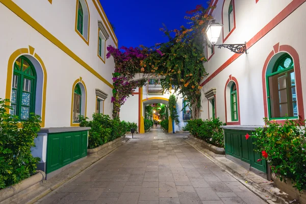 Architektur von puerto de mogan bei Nacht, gran canaria — Stockfoto