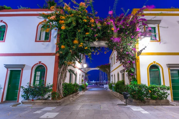 Architecture of Puerto de Mogan at night, Gran Canaria — Stock Photo, Image