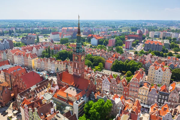 A légi felvétel a régi város Gdansk, Városháza — Stock Fotó
