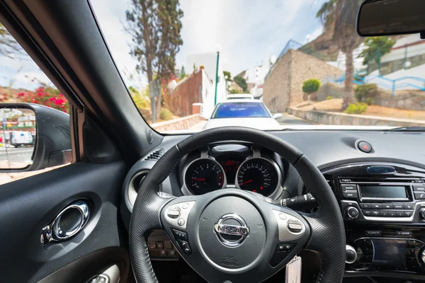 Interior del nuevo Nissan Juke, cruce de ciudad sobre vehículo — Foto de Stock