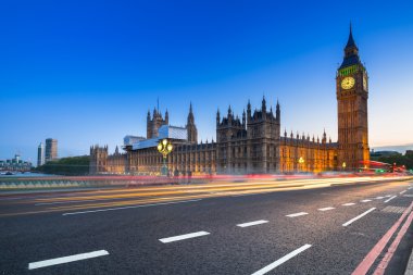 Big Ben ile Westminster Sarayı Londra gece