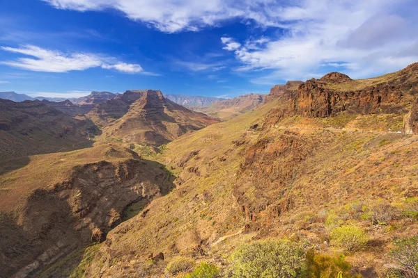 Dağlar ve vadiler Gran Canaria ada — Stok fotoğraf