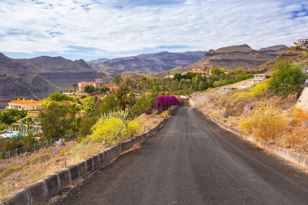 Weg door de bergen van Gran Canaria eiland — Stockfoto