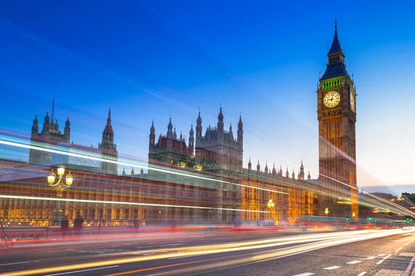 Big Ben και το παλάτι του Γουέστμινστερ στο Λονδίνο τη νύχτα — Φωτογραφία Αρχείου