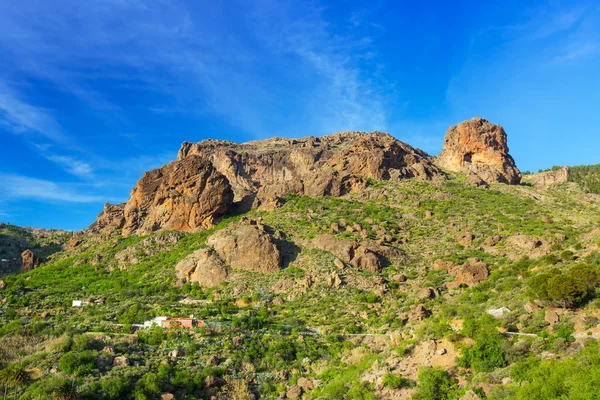 Gran Canaria saaren vuoret ja laaksot — kuvapankkivalokuva