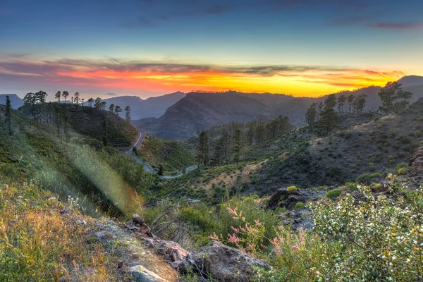 Gran Canaria ada günbatımı, dağlar — Stok fotoğraf