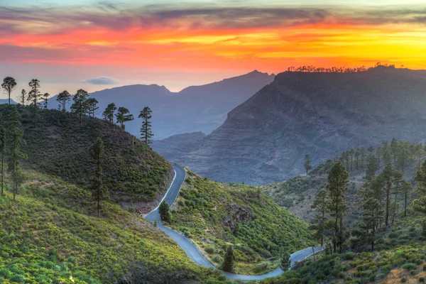 Montagne dell'isola di Gran Canaria al tramonto — Foto Stock