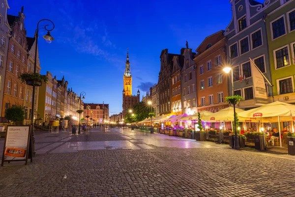 Architektur der langen Gasse in Danzig bei Nacht, Polen — Stockfoto