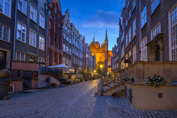 Prachtige architectuur van St. Mar) straat in Gdansk, Polen — Stockfoto