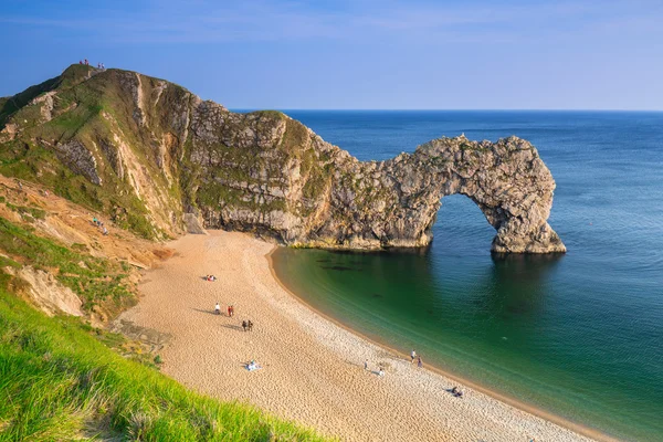 Durdle Door na pláži, Velká Británie — Stock fotografie