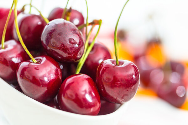 Fresh cherries in a bowl