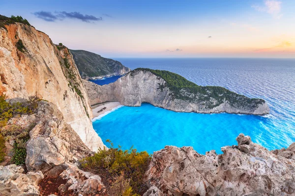 Plage de naufrage au coucher du soleil sur l'île de Zakynthos — Photo