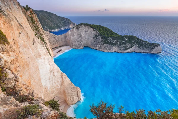 Plage de naufrage au coucher du soleil sur l'île de Zakynthos — Photo