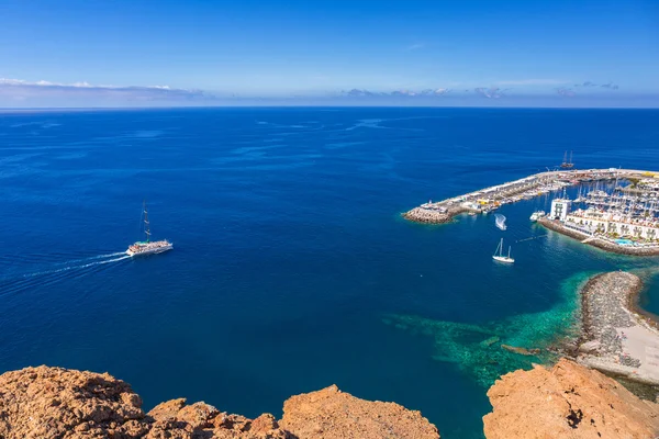 Puerto de mogan stadt an der küste von gran canaria — Stockfoto