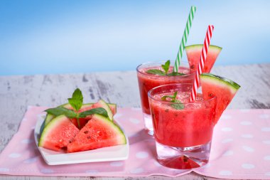 gözlük karpuz güler yüzlü