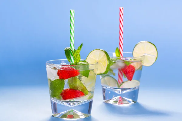 Čerstvý mojito koktejl — Stock fotografie