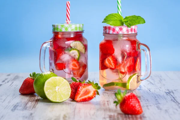 Zomer aardbeien limonade — Stockfoto