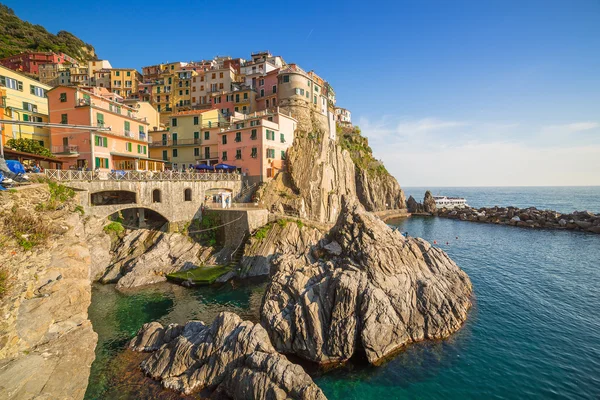 Manarola місто на Лігурійське море — стокове фото