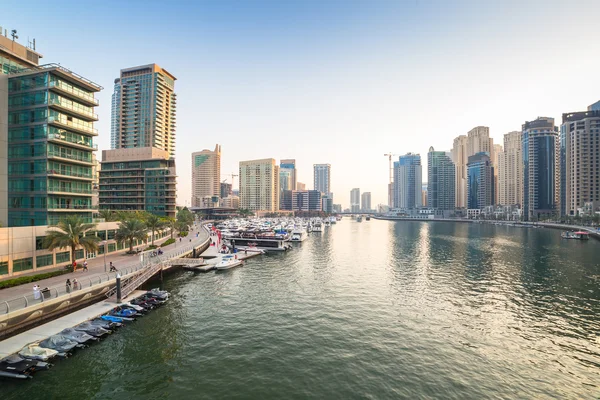 Paisaje urbano de Dubai Marina, Emiratos Árabes Unidos — Foto de Stock