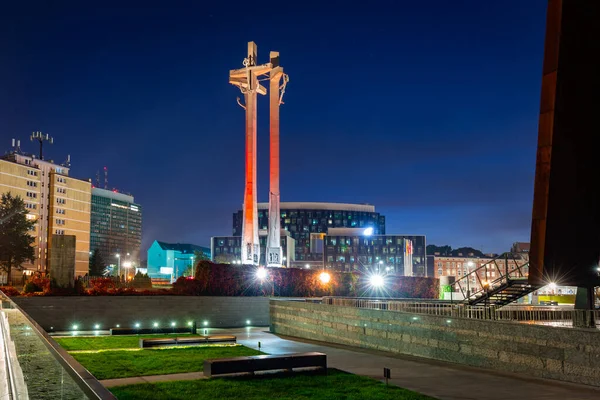 폴란드 그단스크 2020 폴란드 그단스크에 광장에 십자가 기념비 기념비는 1970 — 스톡 사진