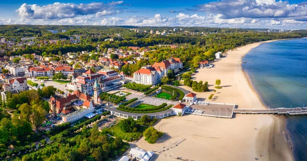Ηλιόλουστο Τοπίο Της Πόλης Sopot Και Molo Προβλήτα Στη Βαλτική — Φωτογραφία Αρχείου