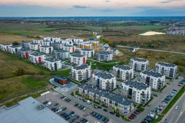 Rotmanka, Polonya - 23 Ekim 2020: Rotmanka 'daki yerleşim alanının havadan manzarası. Polonya