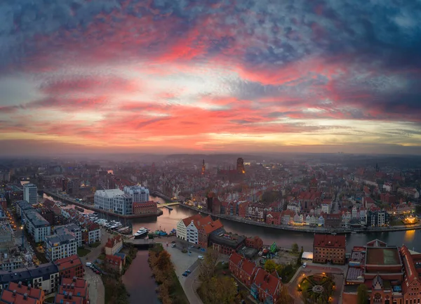 Espantoso Show Luz Pôr Sol Sobre Cidade Gdansk Polônia — Fotografia de Stock