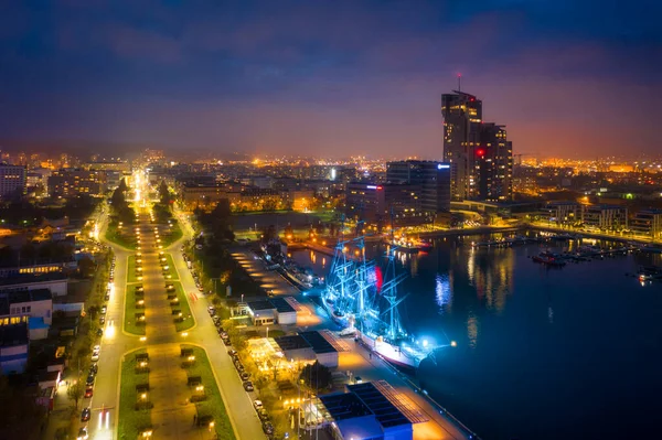 Stadsbilden Gdynia Vid Östersjön Skymningen Polen — Stockfoto