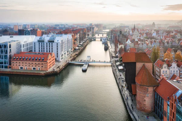 Increíble Paisaje Urbano Gdansk Sobre Río Motlawa Atardecer Polonia — Foto de Stock