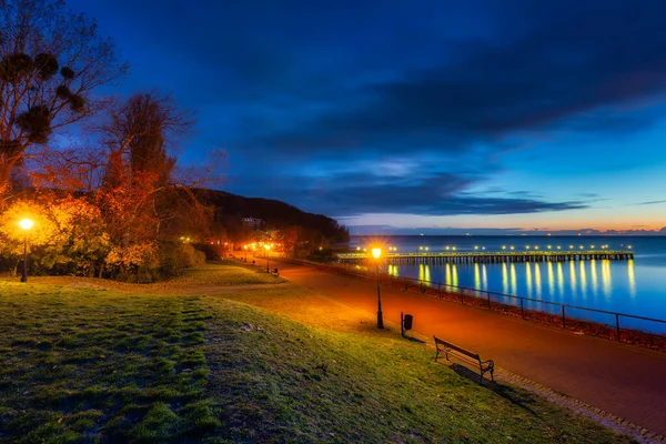 Hermoso Paisaje Con Muelle Madera Gdynia Orlowo Antes Del Amanecer — Foto de Stock