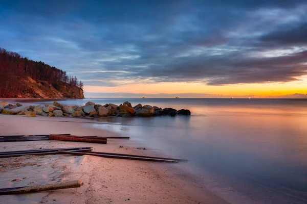 Fantastiskt Landskap Stranden Vid Orlowo Klippa Före Soluppgången Gdynia Polen — Stockfoto