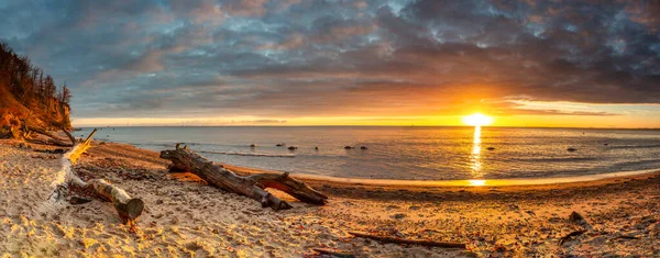 Güneş Doğarken Orlowo Uçurumundaki Baltık Denizi Plajı Gdynia Polonya — Stok fotoğraf